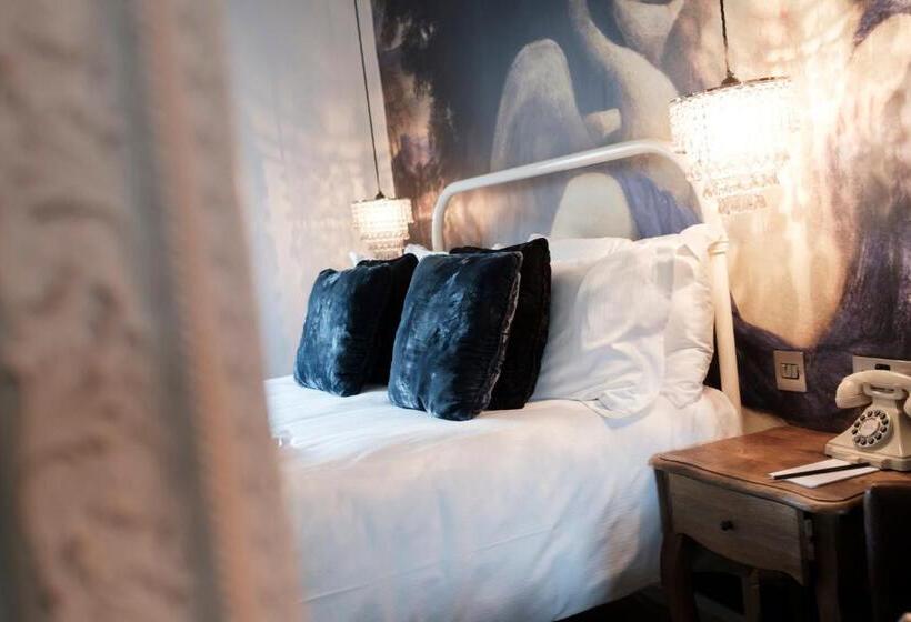 Отель The White Swan