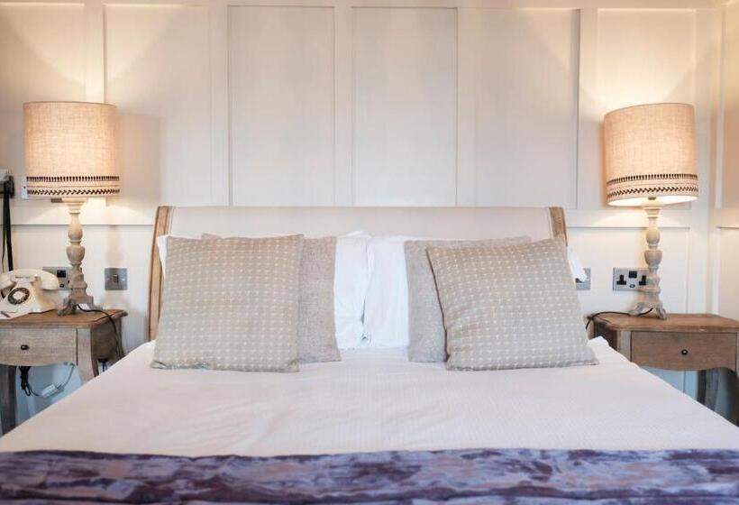 Отель The White Swan