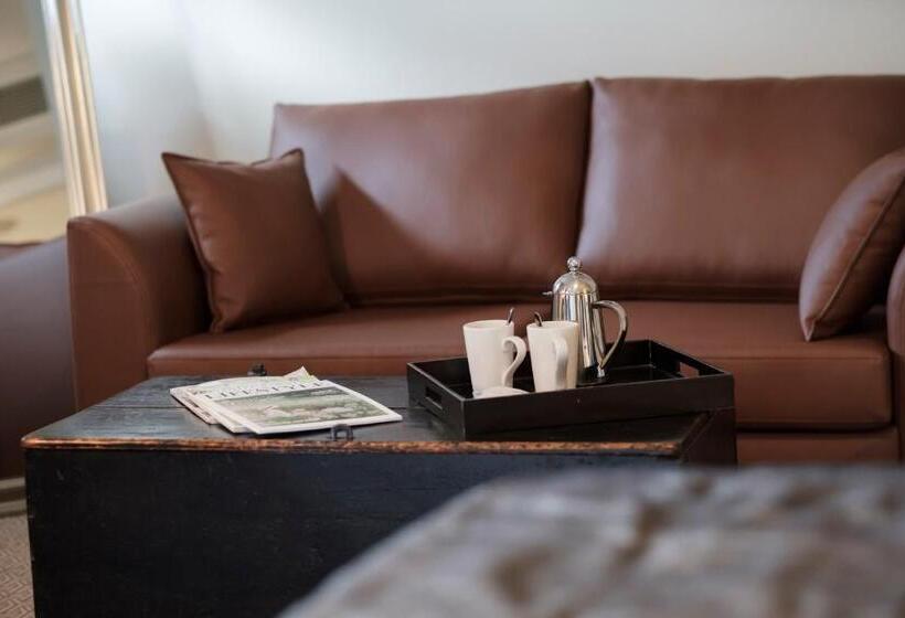 Отель The White Swan