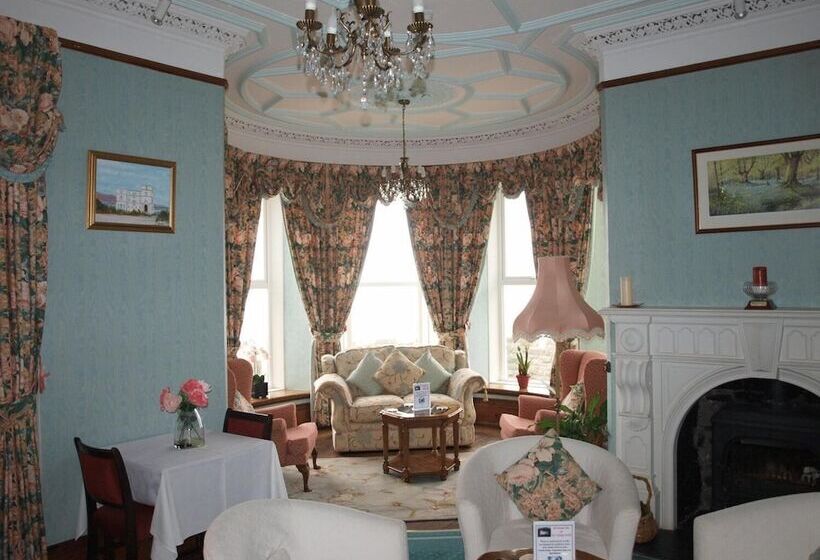 ホテル Tyr Graig Castle