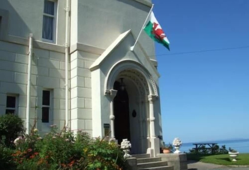 ホテル Tyr Graig Castle