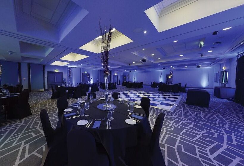 Village Hotel Leeds North