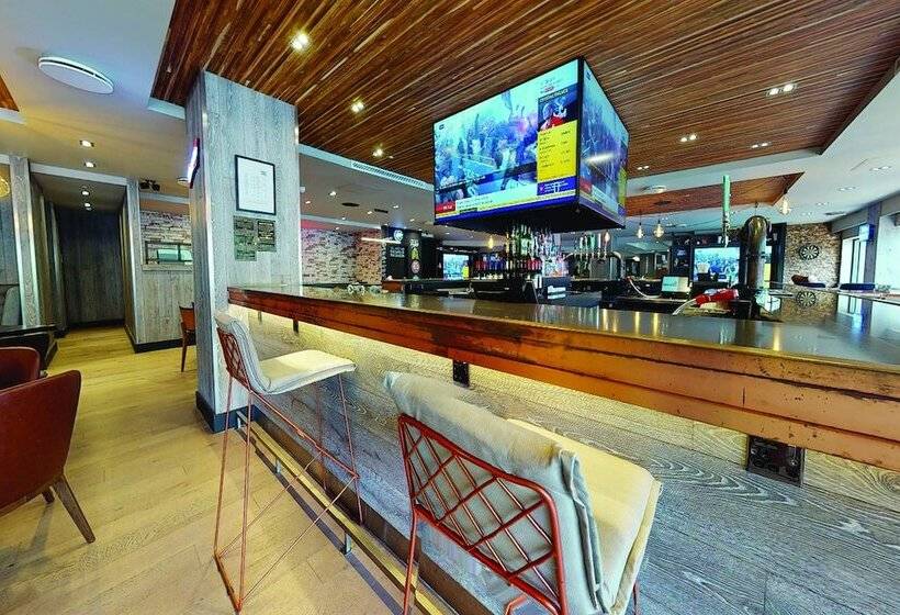 Village Hotel Leeds North