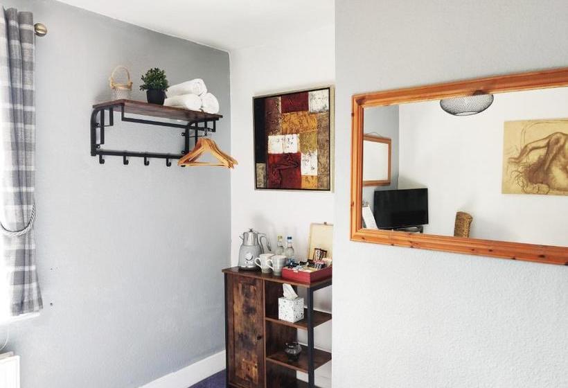 ホテル The Village Inn