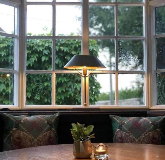 בית מלון כפרי The Village Inn