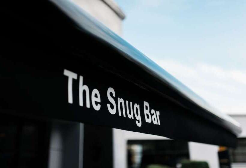 Отель Waterfoot