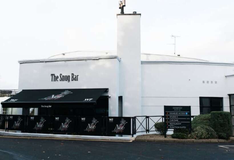 Отель Waterfoot