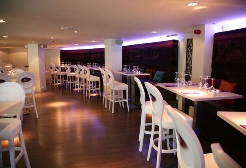 Отель Waterfoot