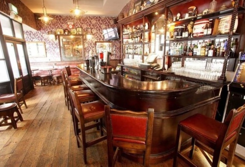 Отель Waterfoot