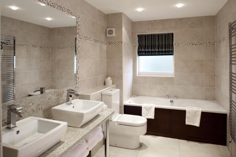 Отель Waterfoot