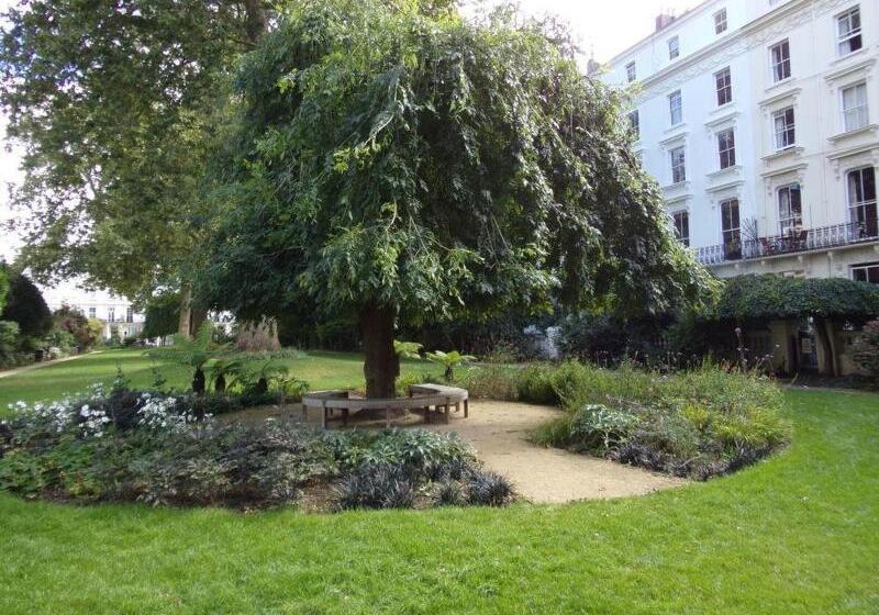 Отель Wedgewood