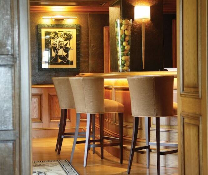 בית מלון כפרי Whatley Manor