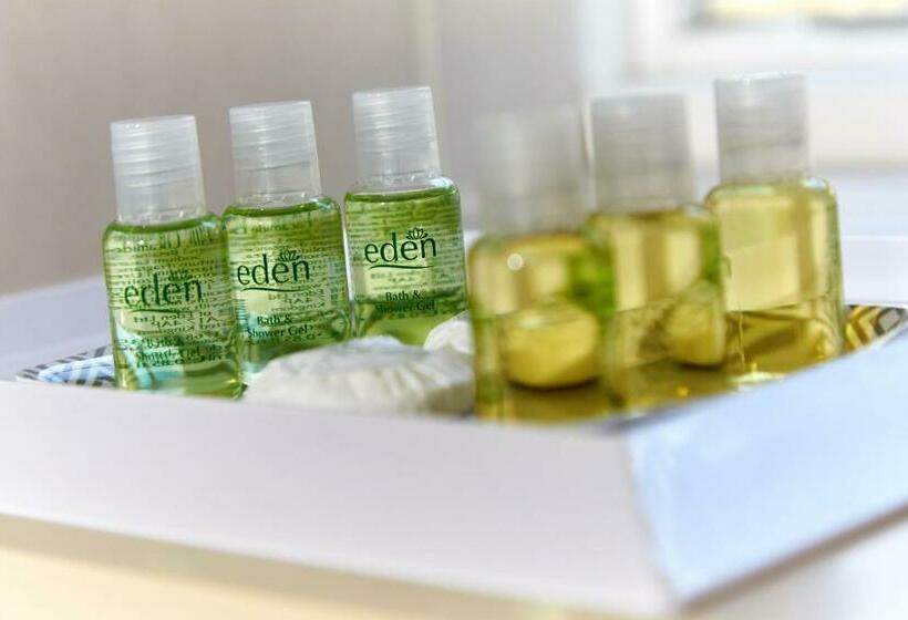 בית מלון כפרי White Horse Farm Inn