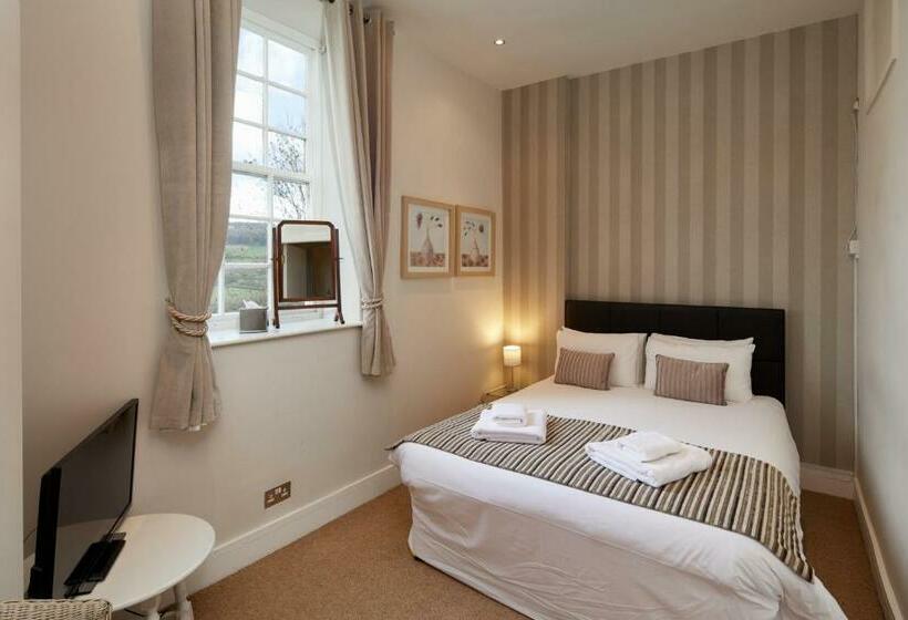 בית מלון כפרי White Horse Farm Inn