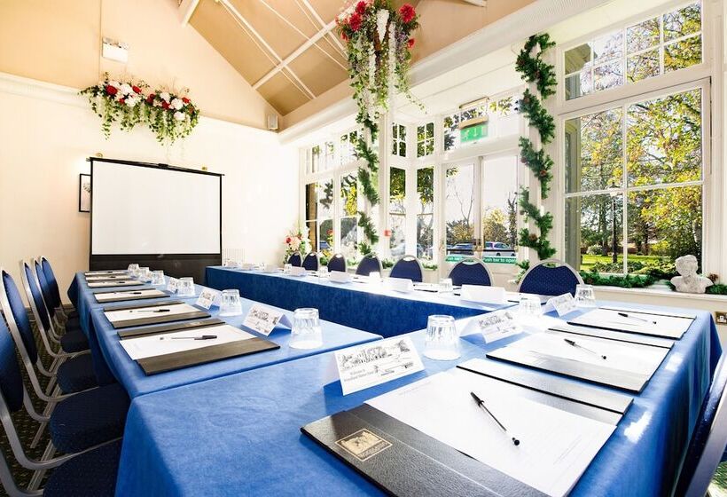 בית מלון כפרי Woodland Manor