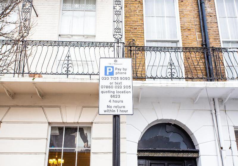 OYO Somerset Hotel Baker Street London