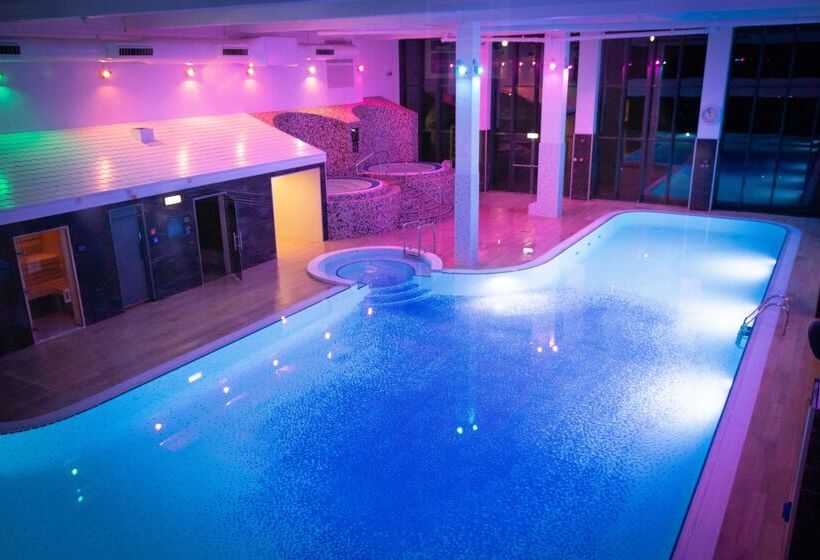 منتجع Village Hotel Wirral