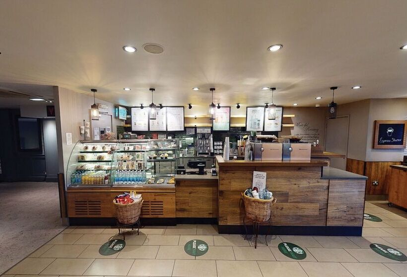 منتجع Village Hotel Wirral