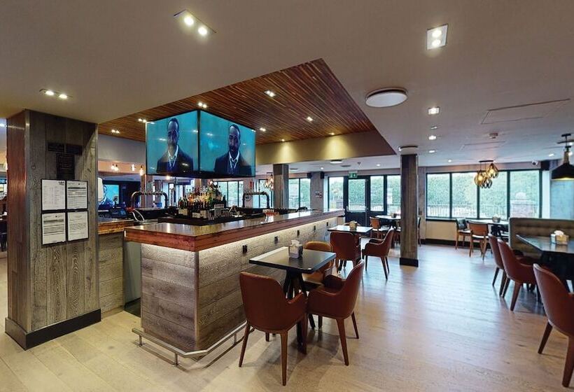 منتجع Village Hotel Wirral