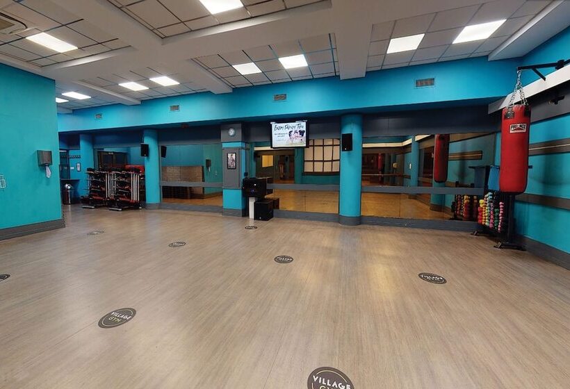 منتجع Village Hotel Wirral