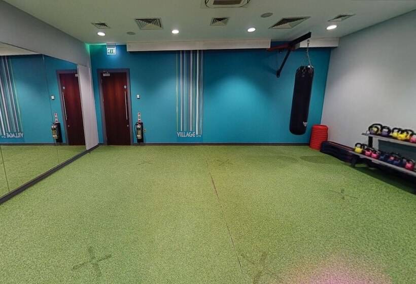 منتجع Village Hotel Wirral