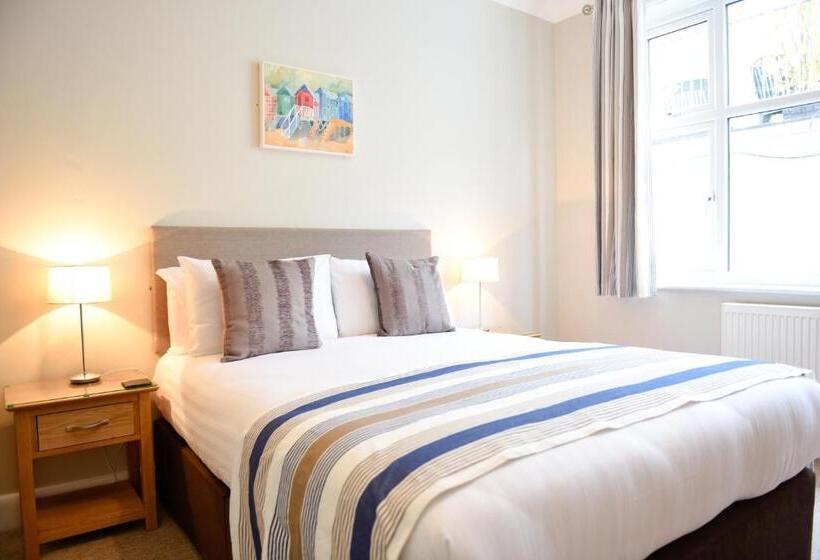 The Riviera Hotel & Apartments   Alum Chine