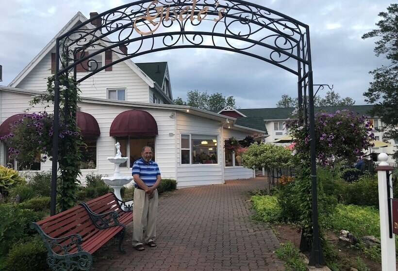 Auberge Gisele's Inn