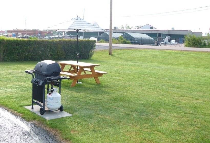 Country Squire Motel