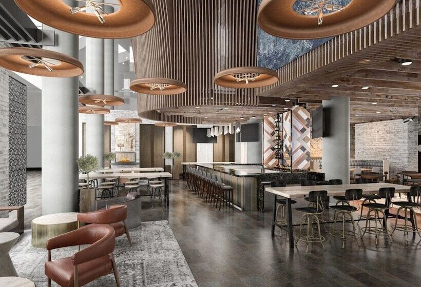 Delta Hotels By Marriott Edmonton Centre Suites