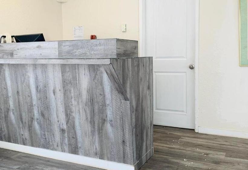 מוטל Knights Inn Prince George