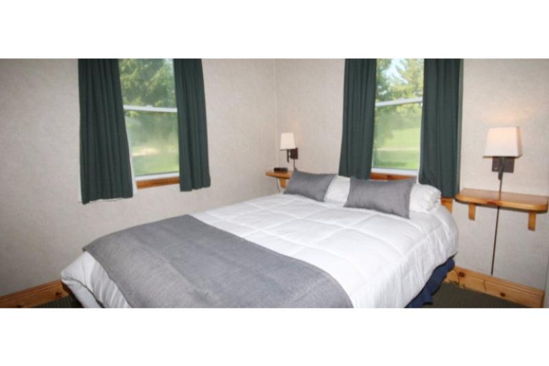 Elmhirst S Resort   On A Lake