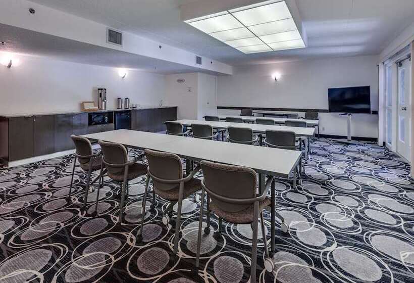 Heritage Inn Hotel & Convention Centre   High River