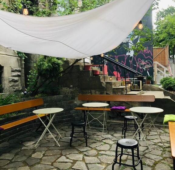 ホテル Ambrose House & Cafe   Self Check In Guesthouse