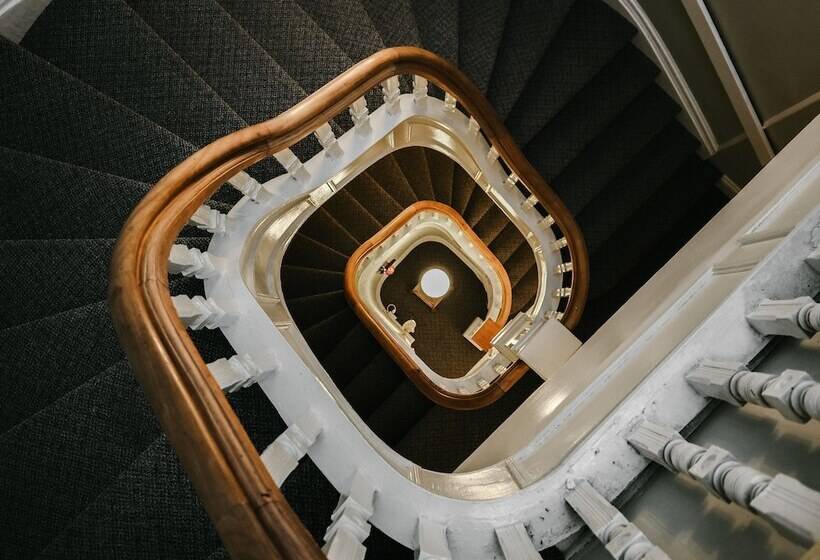 ホテル Ambrose House & Cafe   Self Check In Guesthouse