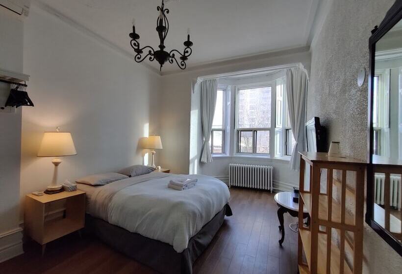 ホテル Ambrose House & Cafe   Self Check In Guesthouse