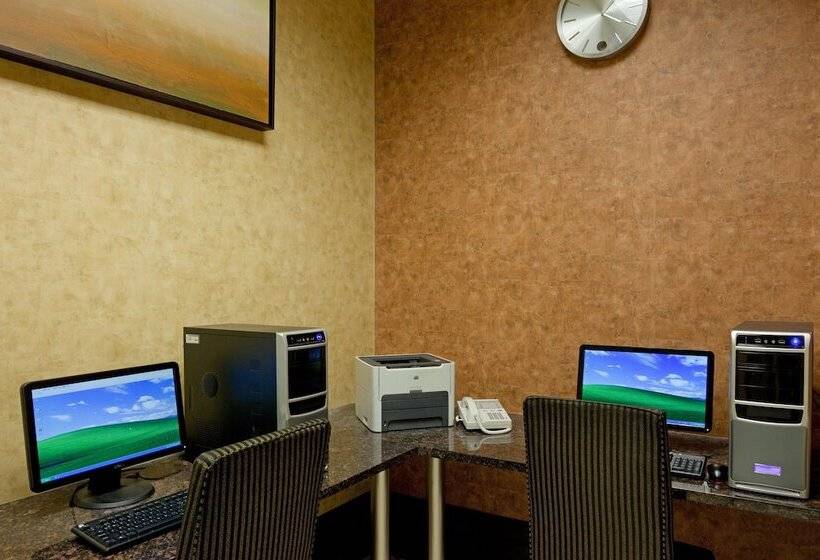 호텔 Armon Plaza Montreal Airpt, Trademark Collection By Wyndham