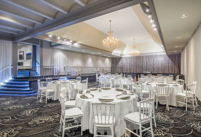 호텔 Armon Plaza Montreal Airpt, Trademark Collection By Wyndham