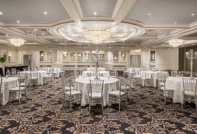 호텔 Armon Plaza Montreal Airpt, Trademark Collection By Wyndham