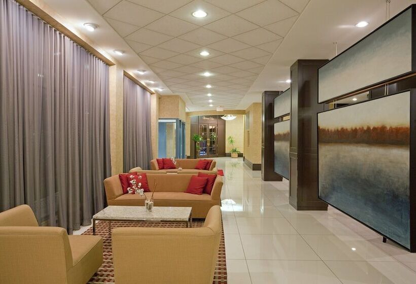 هتل Armon Plaza Montreal Airpt, Trademark Collection By Wyndham