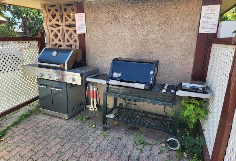 בית מלון כפרי Aspen Village