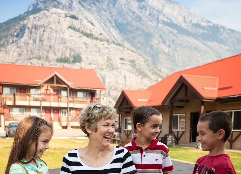 בית מלון כפרי Aspen Village