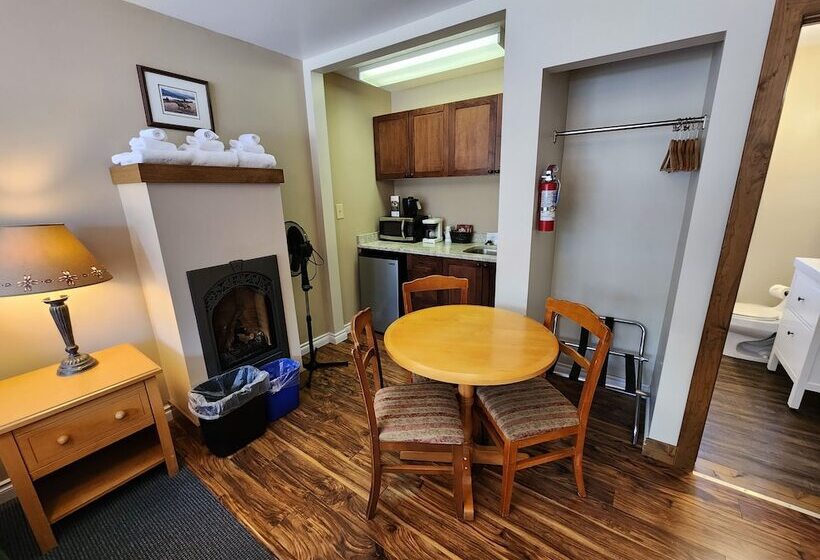 בית מלון כפרי Aspen Village