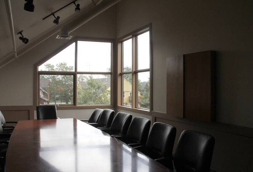 בית מלון כפרי Aspen Village