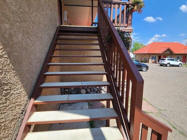 בית מלון כפרי Aspen Village