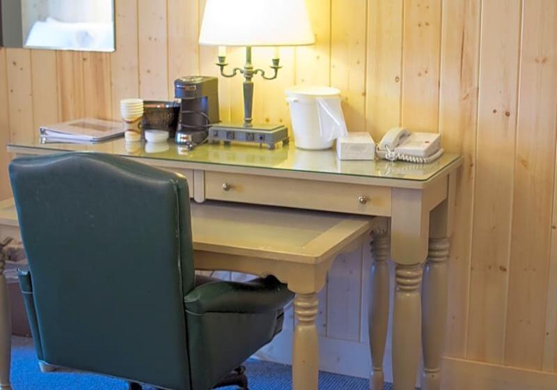 בית מלון כפרי Aspen Village