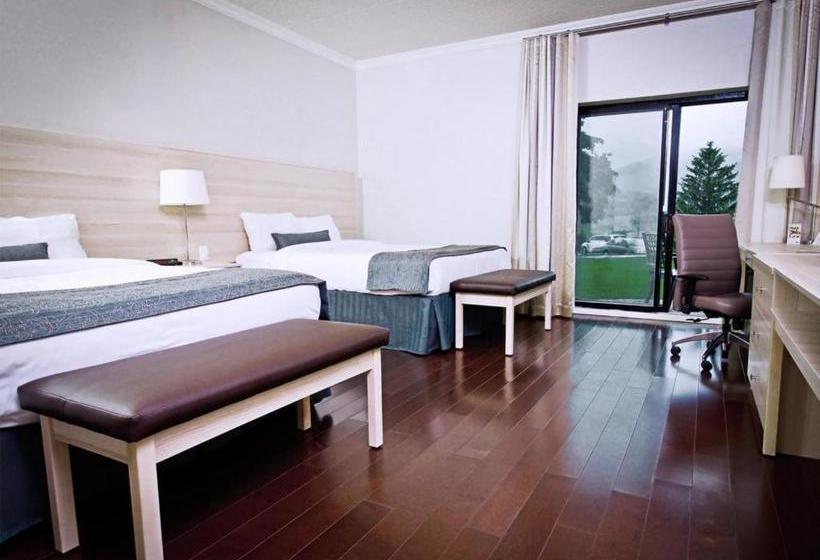 Отель Auberge Bromont