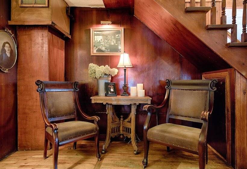 Отель Auberge Handfield Et Spa