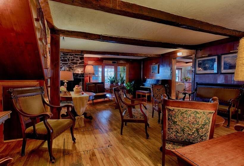 Отель Auberge Handfield Et Spa