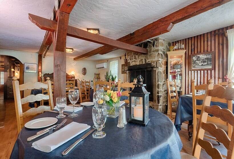 Отель Auberge Handfield Et Spa