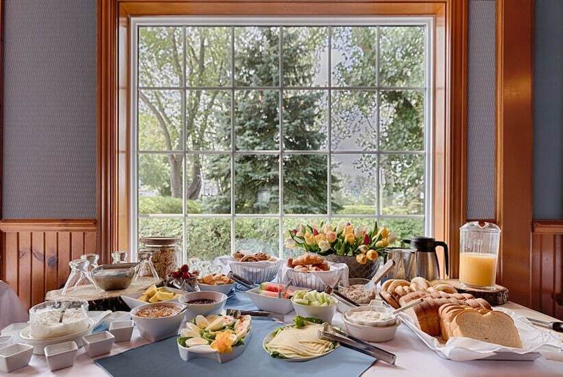 Отель Auberge Handfield Et Spa